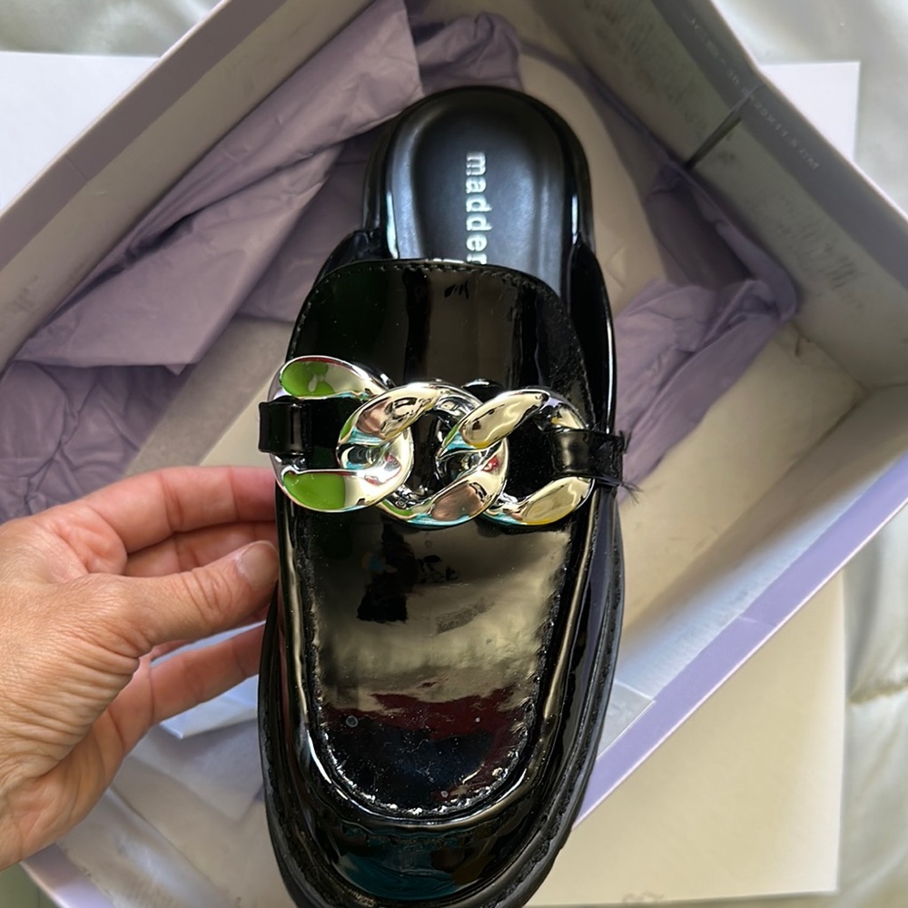 Madden Girl Black Chain Loafers  7 runs on the small side - Picture 11 of 13